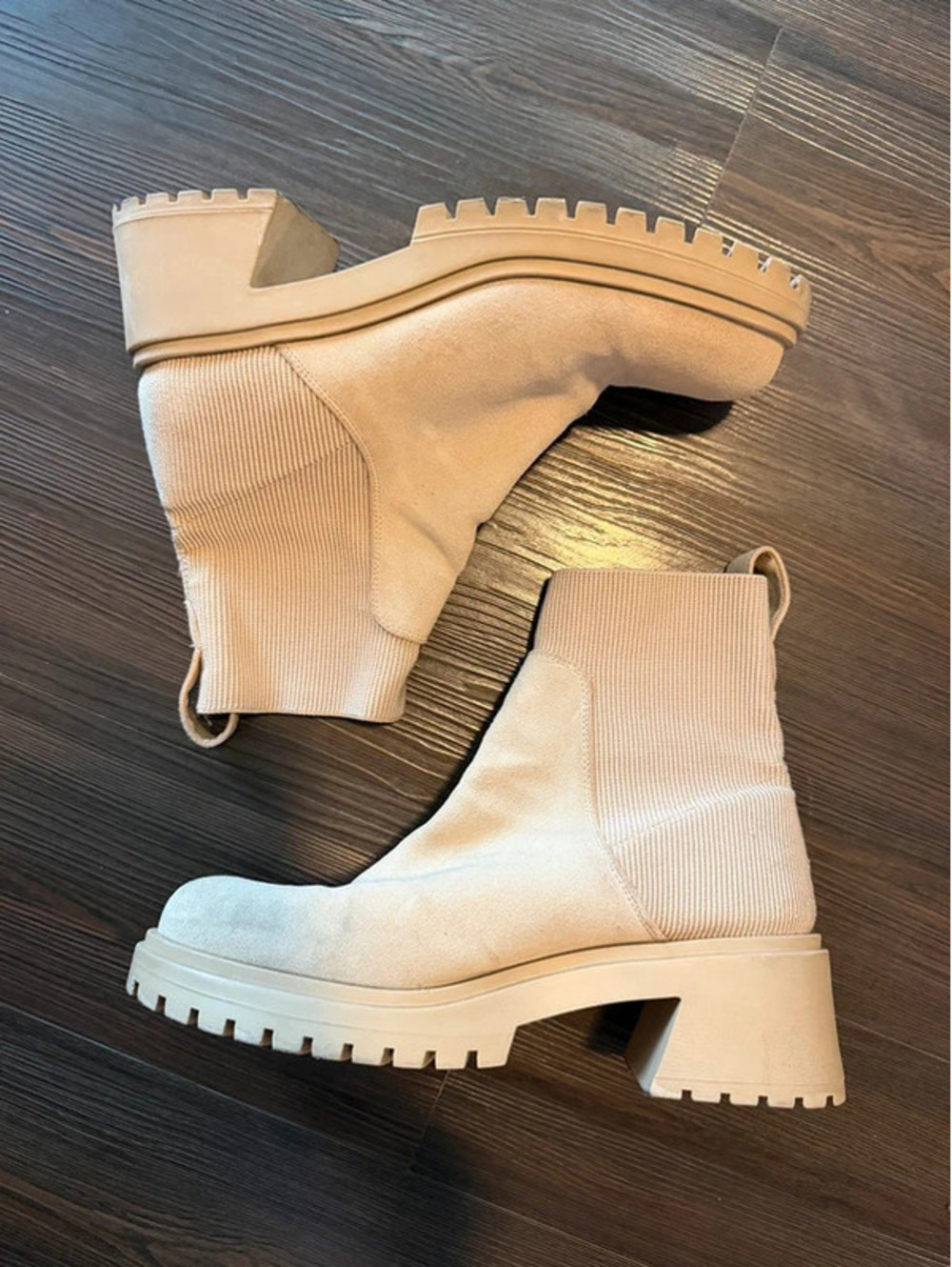 Steve Madden Women's Hayle Platform Chelsea Boot 12